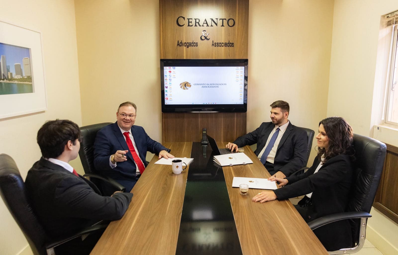 Equipe Ceranto & Advogados Associados em reunião